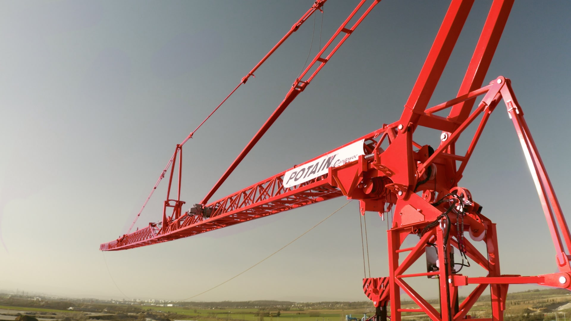 Photo d’un montage de grue à tour avec éléments tracés