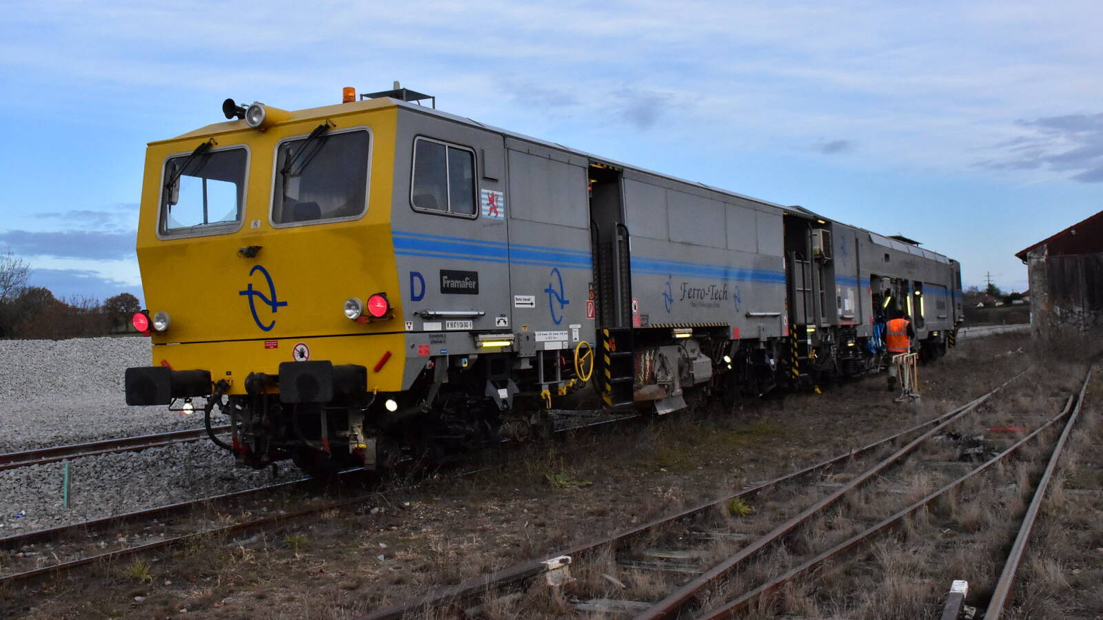 Photo d’une équipe utilisant de l’outillage équipé de capteurs